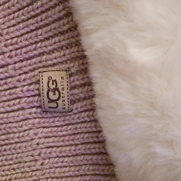 Ugg scarf - Picture 3 of 5